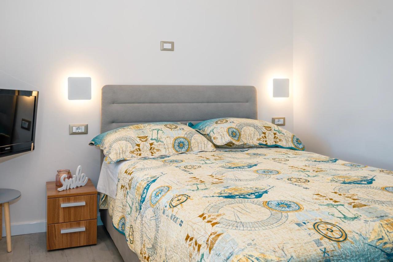 Apartment Bilice Beach Eksteriør bilde