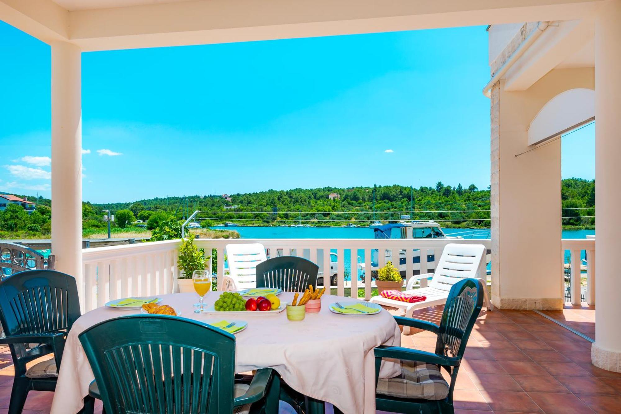 Apartment Bilice Beach Eksteriør bilde